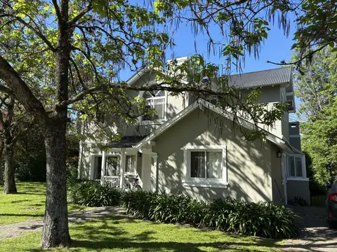 Casa 5 ambientes con 3 baños