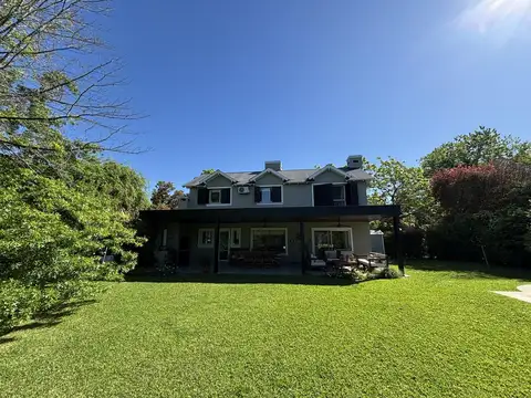 Casa en Alquiler Temporal con 2 cocheras