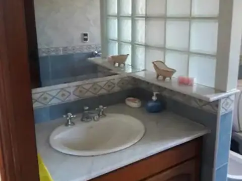 HERMOSA CASA EN CARLOS KEEN SOBRE TERRENO DE 10000 METROS CUADRADOS