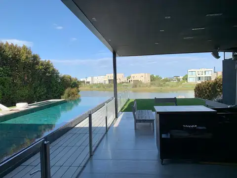 Casa en Alquiler en El Canton, USD 7.400