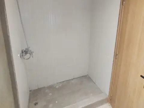 VENTA - Amplio Departamento 2 ambientes y medio - divisible a 3 ambientes - A ESTRENAR