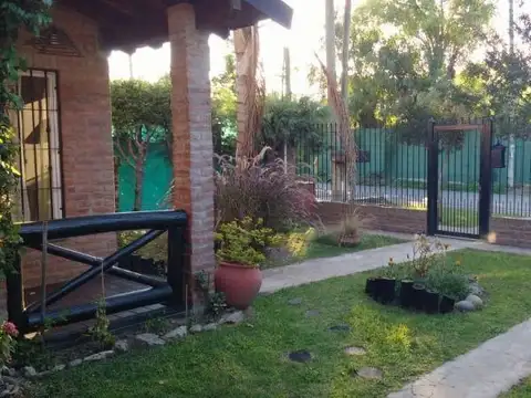 Casa 3 ambientes con 1 baño