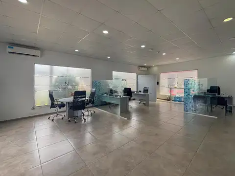 A. J. Paz 1065 bis  - Fisherton Plaza 'Local B