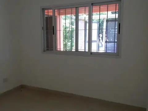 Depto Tipo Casa 3 ambientes con 2 baños