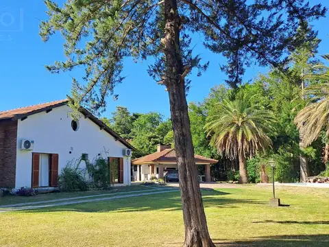 Venta Casa 5 amb Remodelada con pileta Lote de 1802m2 El Remanso