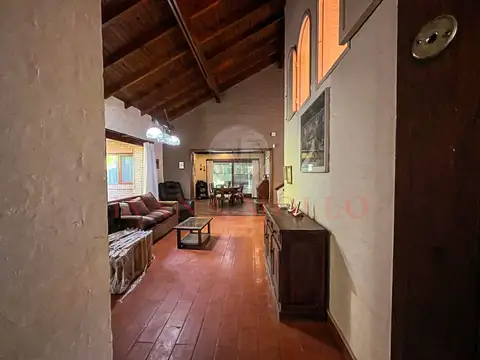 Casa 5 ambientes con 3 baños