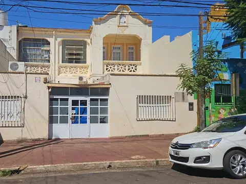 Edificio de consultorios a la venta