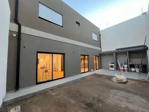 Depto Tipo Casa en Venta con 1 cocheras