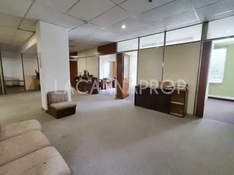 Aguilar 2800, Piso PB