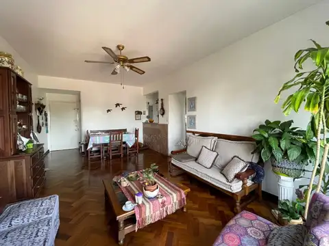 Aristobulo Del Valle 1500, Piso 5