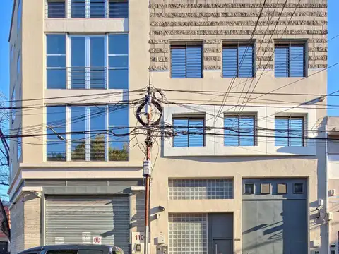 Depósito con oficinas en Chacarita