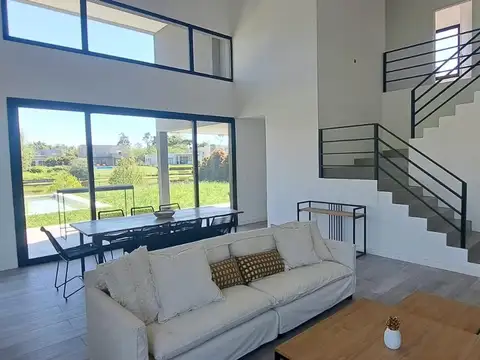 VENTA DE CASA 4 DORMITORIOS EN SAN MATIAS