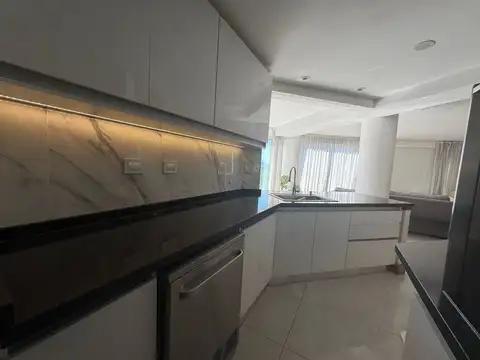 Departamento en Venta con 4 cocheras