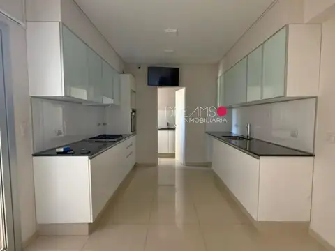 Avenida San Juan 1200, Piso 1