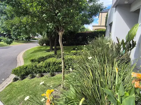 Casa en Venta en Pilar del Este - Santa Guadalupe, USD 275.000