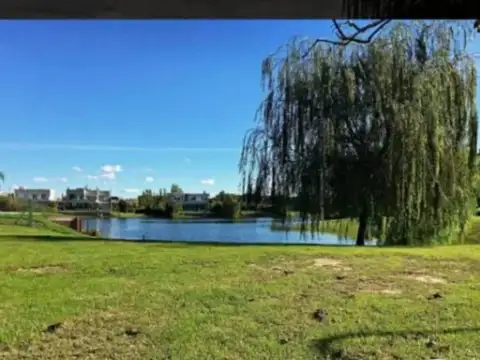 Terreno en Venta 10  mts Fondo