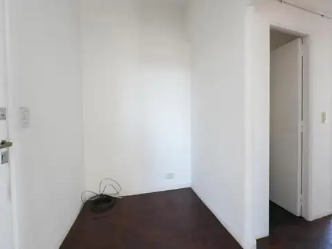 Av Gaona 2600, Piso 5