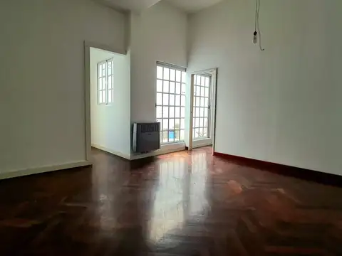 Avellaneda 957 - PH 3 Amb. con 2 Patios