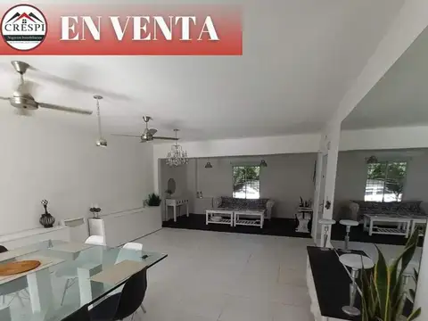 Hermosa casa con pileta por calle Chajari