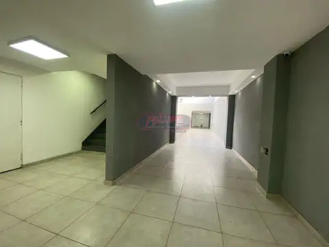 Av. Larrazabal 1600, Piso 1