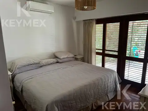 Casa en Alquiler con 1 cochera