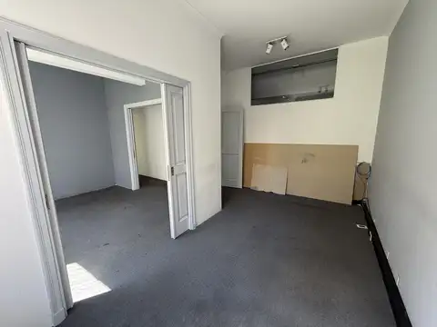 Oficina en alquiler – Piso completo de 120 m² en edificio corporativo