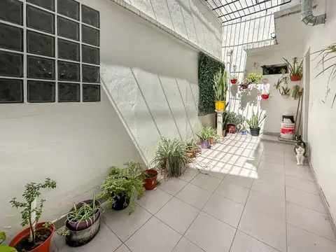 Venta PH 3 ambs. Patio Cochera. Exc. estado. Gerli