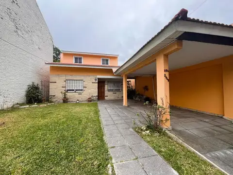Casa -Venta -  5 amb con parque.  Villa Ballester