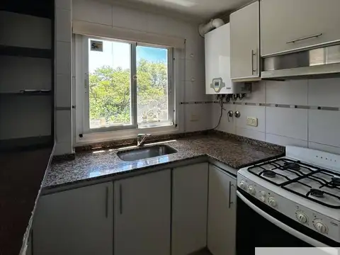 Departamento en alquiler de 2 dormitorios c/ cochera en Lomas de Zamora