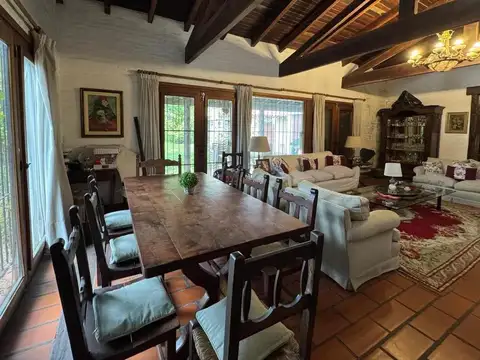 Casa en Venta con 1 cochera