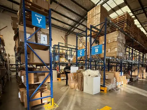 Galpon en Venta en Villa Lynch, USD 1.700.000