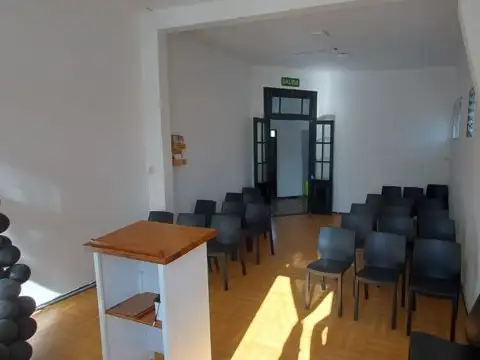 Oficina 4 ambientes con 2 baños