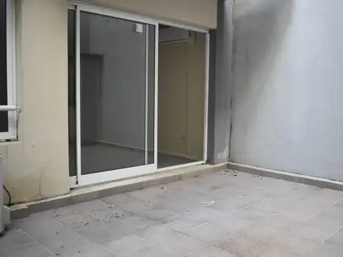 Venta de Monoambiente en San Cristóbal a estrenar con patio