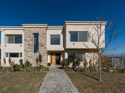 VENTA CASA 6 AMBIENTES ESTANCIAS DEL PILAR