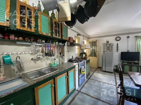 Casa 5 ambientes con 3 baños