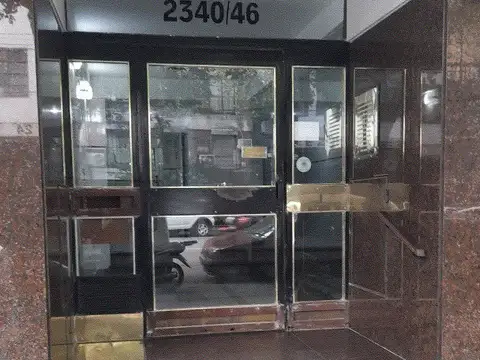 DEPARTAMENTO DE 2 AMBIENTES CON BALCON CORRIDO CFTE  MUY LUMINOSO SOBRE AVENIDA BELGRANO