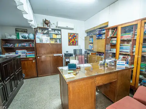 VENTA - Casa de 5 dormitorios y Doble jardín - Av. del Rosario, Rosario.