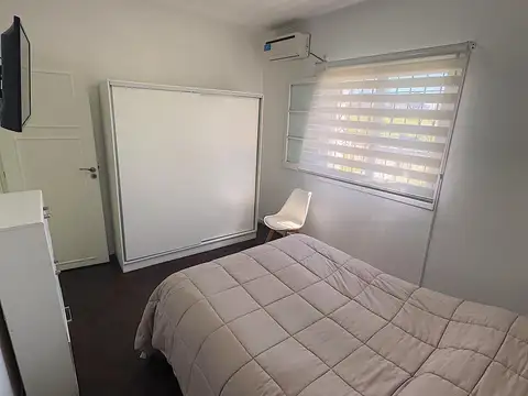 Casa 9 ambientes con 2 baños