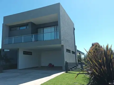 Casa en Venta en El Canton - Norte, USD 259.000