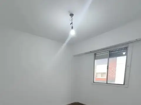 Farrel e/ Avenida Remedios de Escalada y Tuyuti