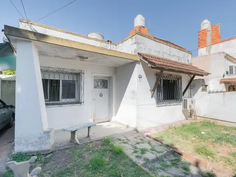 Casa 4 ambientes con 1 baño