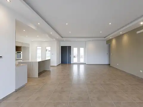 Casa 4 ambientes con 3 baños