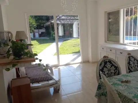 Casa en Venta con 4 cocheras