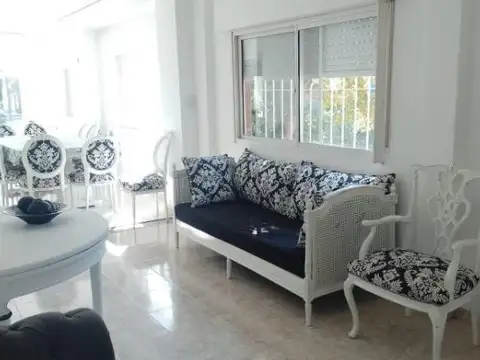 Casa 6 ambientes con 4 baños