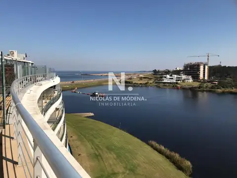 Departamento 4 ambientes con 4 baños