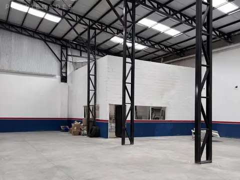 Venta de Galpón en barrio alberdi de rosario mas de 800m2.