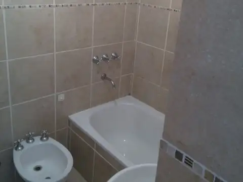 Monoambiente con cochera en el edificio, La Paz 48