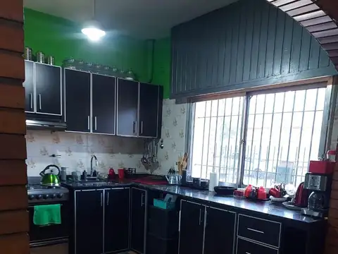 Casa en Venta con 3 cocheras