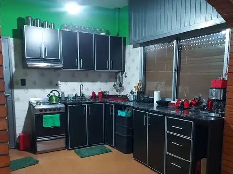 Casa 4 ambientes con 3 baños