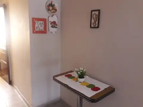 M Strobel 5500, Piso 1